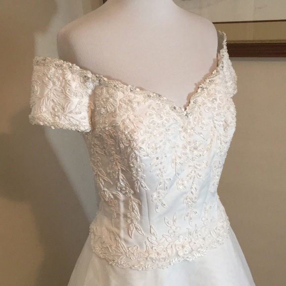 Say YES! Mon Cheri Wedding Dress - Picture 2 of 8